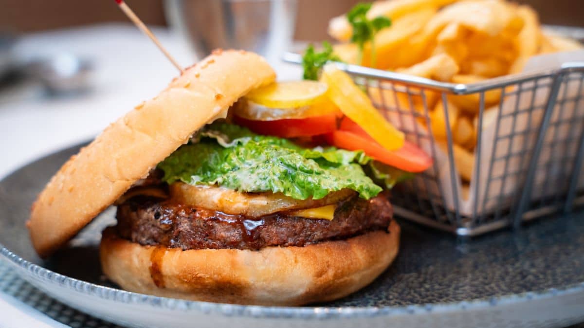 BBQ PINEAPPLE BURGER