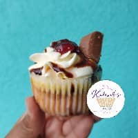 12 Triple Threat Cheesecake Cupcakes