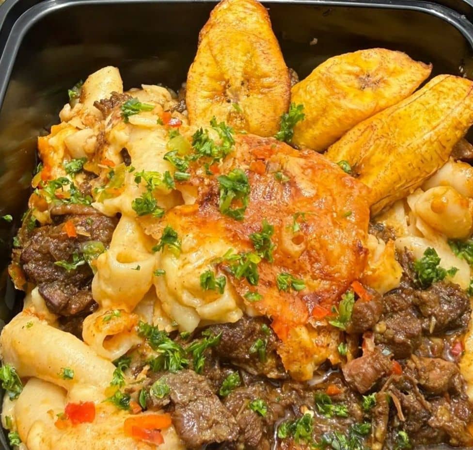 Oxtail Mac n cheese