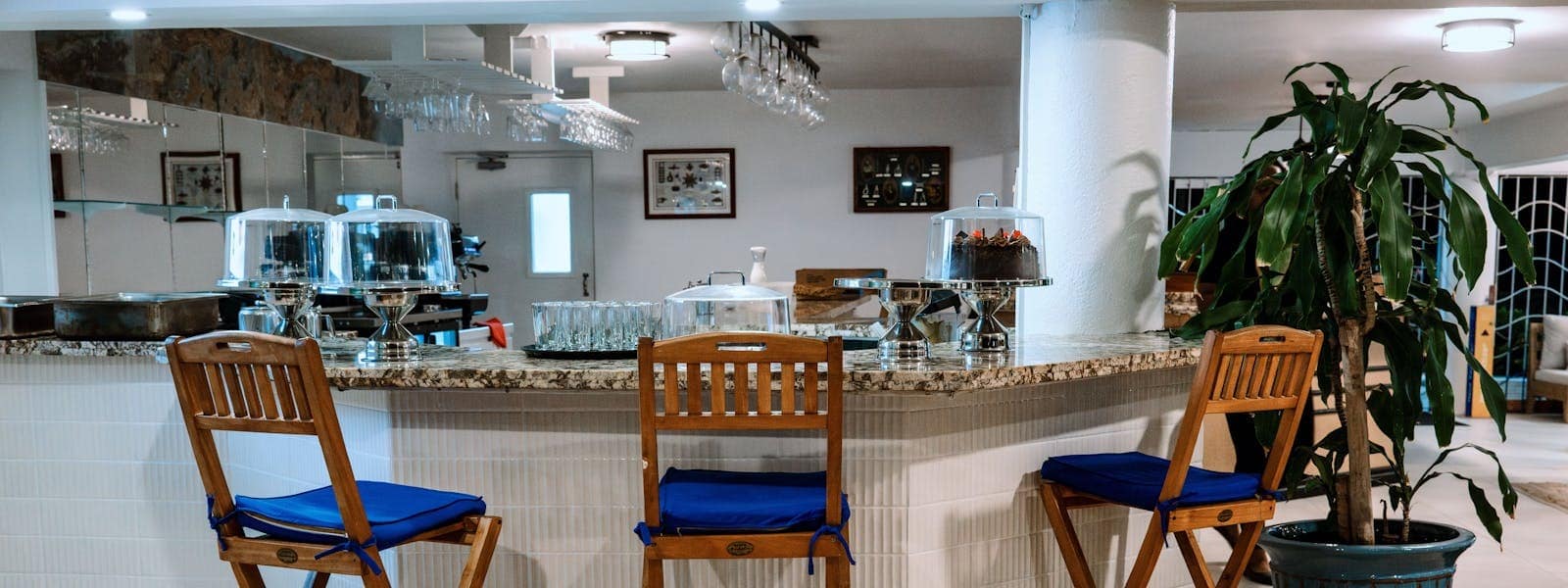 Pirate's Inn Bar & Bistro
