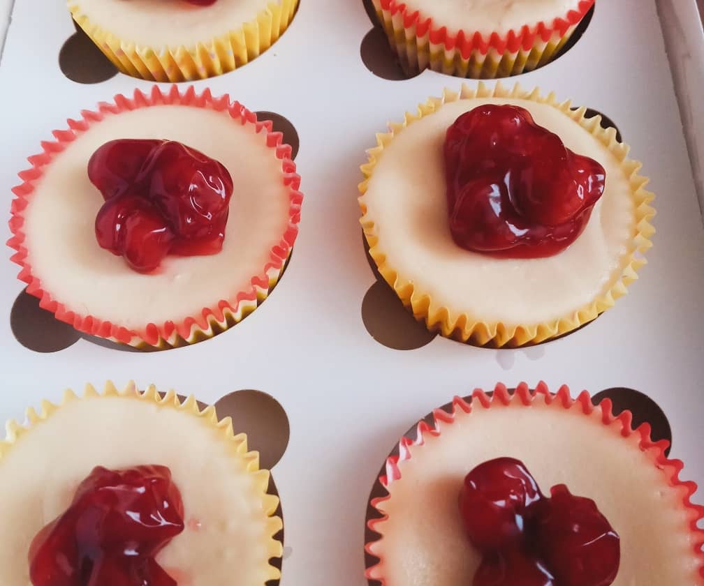 12 Combo Cupcakes
