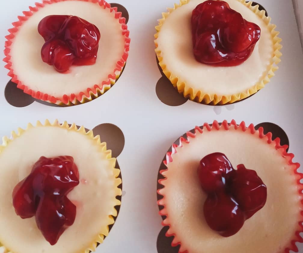 12 Original Cupcakes