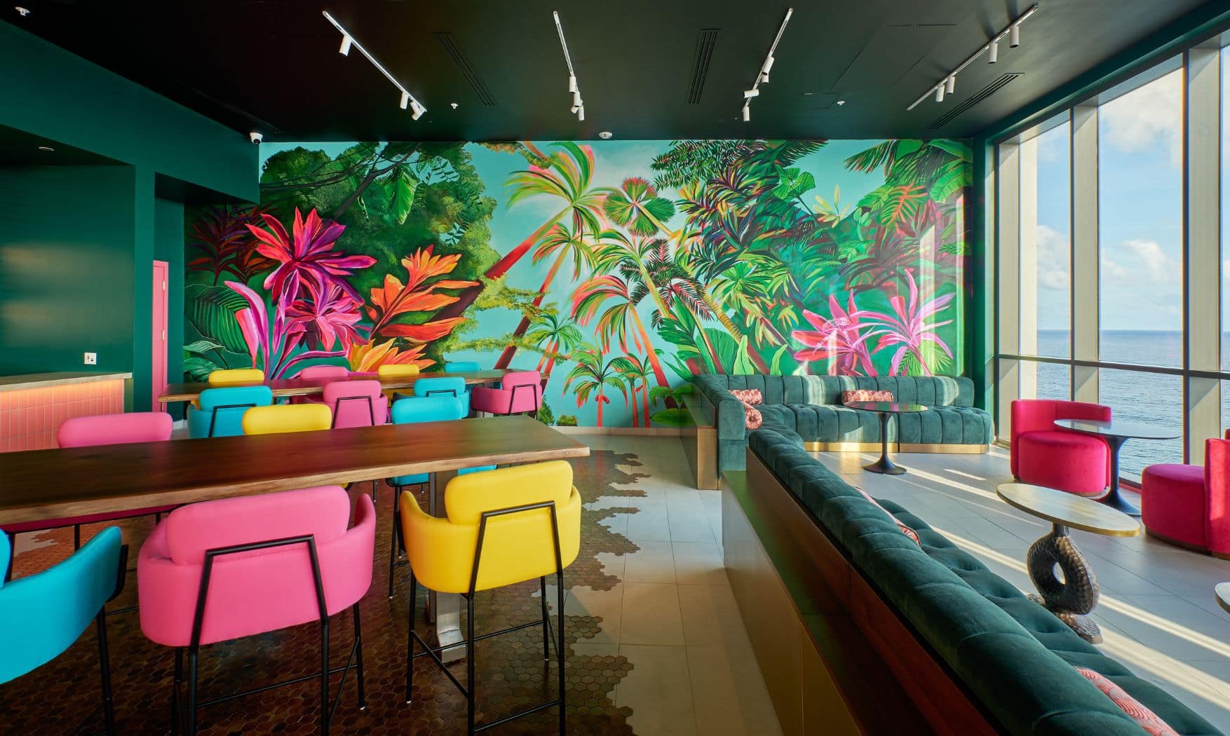 Vista Rooftop Lounge & Bar